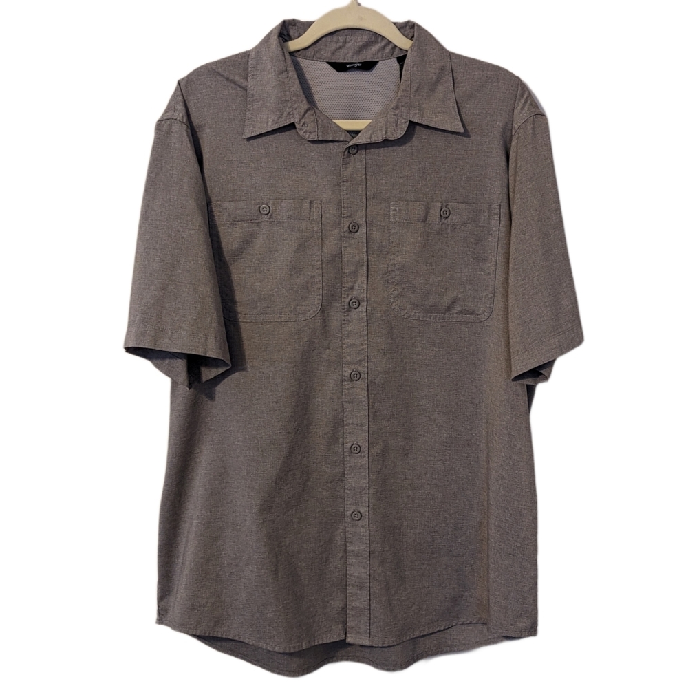 Wrangler Short Sleeve Vented Button Down Size Large
